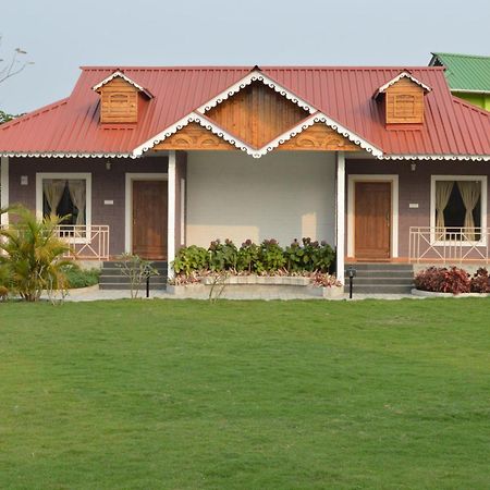 Vanbilas Family Tourism Chalsa Exterior photo