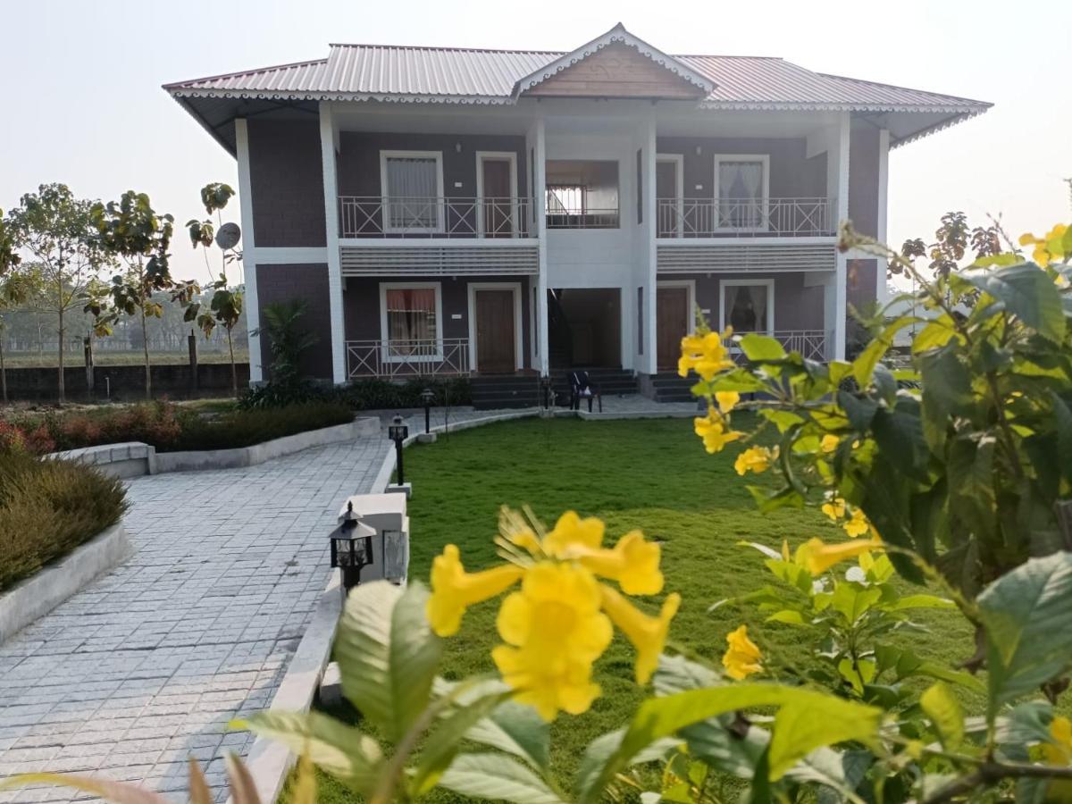 Vanbilas Family Tourism Chalsa Exterior photo