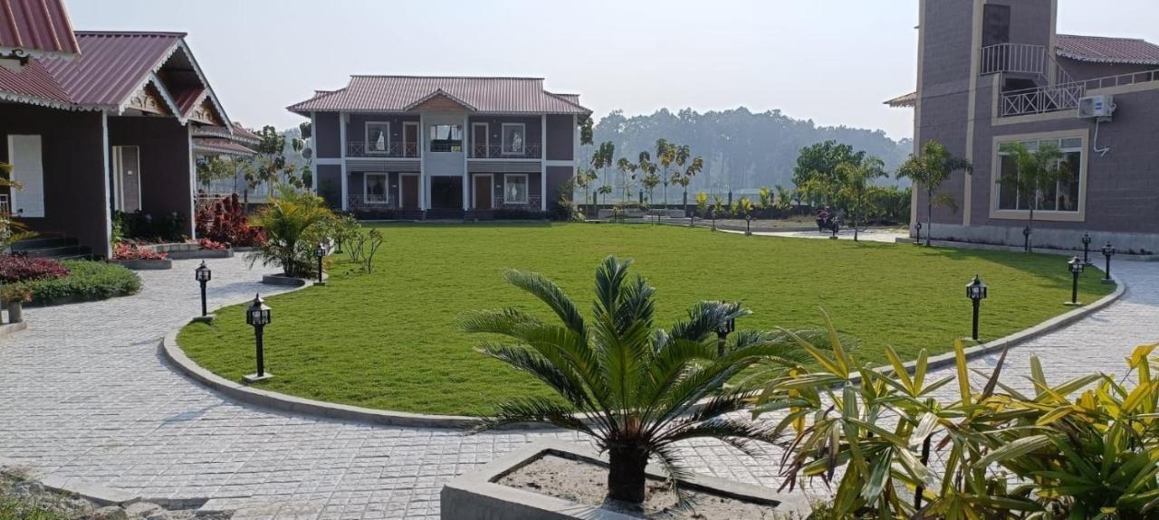 Vanbilas Family Tourism Chalsa Exterior photo