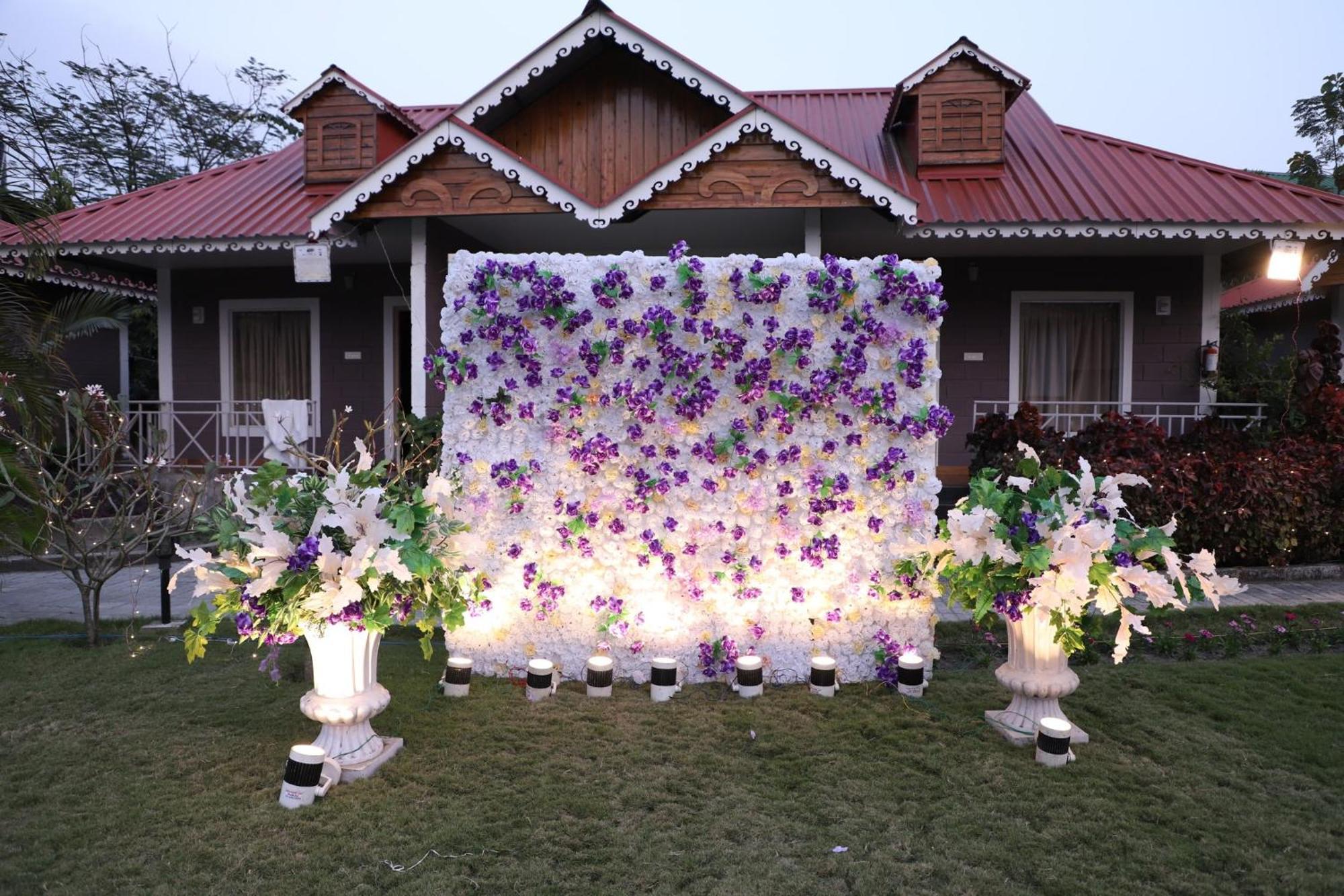 Vanbilas Family Tourism Chalsa Exterior photo